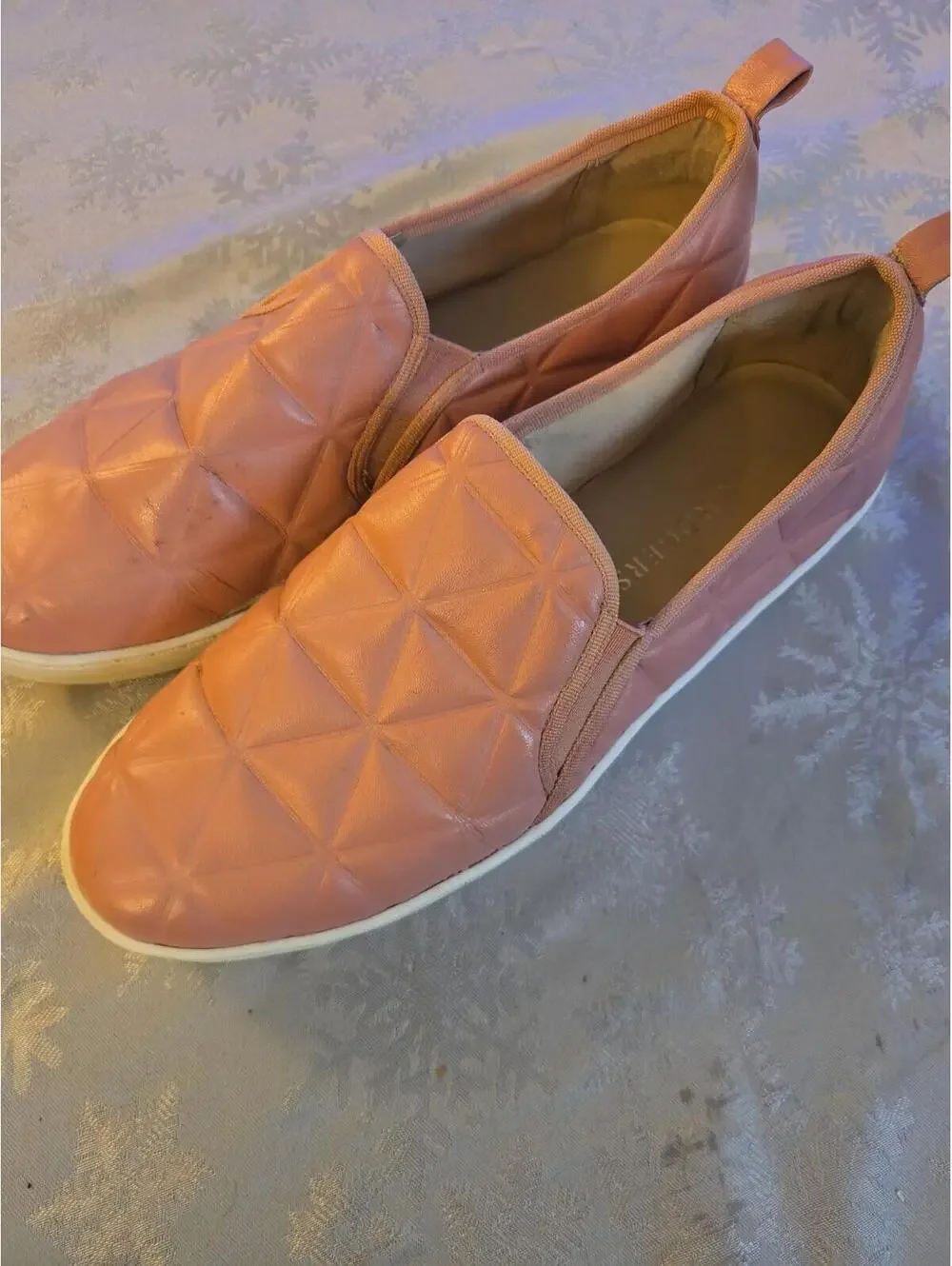 Jack Rogers Pink Geometric Quilted Leather Slip-On Sneakers Size 8.5 - Picture 5 of 5
